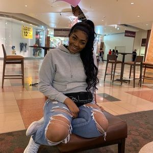 Meet your Posher, Elisha